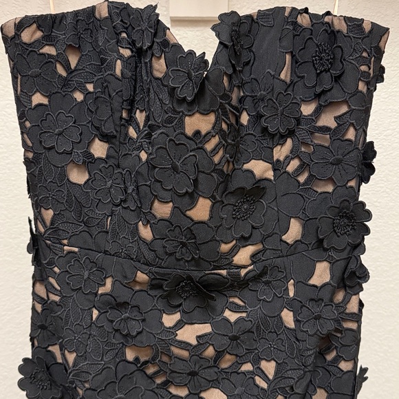 Helsi Lina Strapless Column Midi Dress - Picture 4 of 11